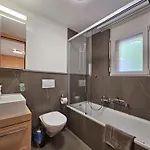 Evelyne Appartement *