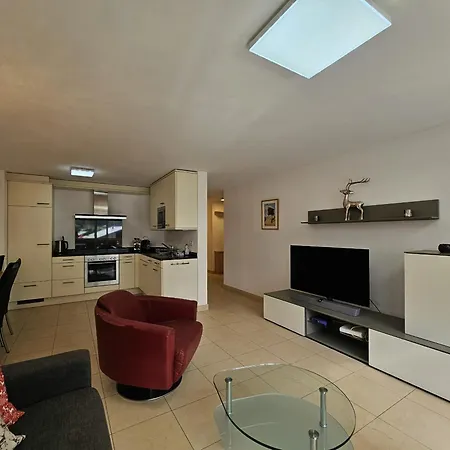 Evelyne Appartement *